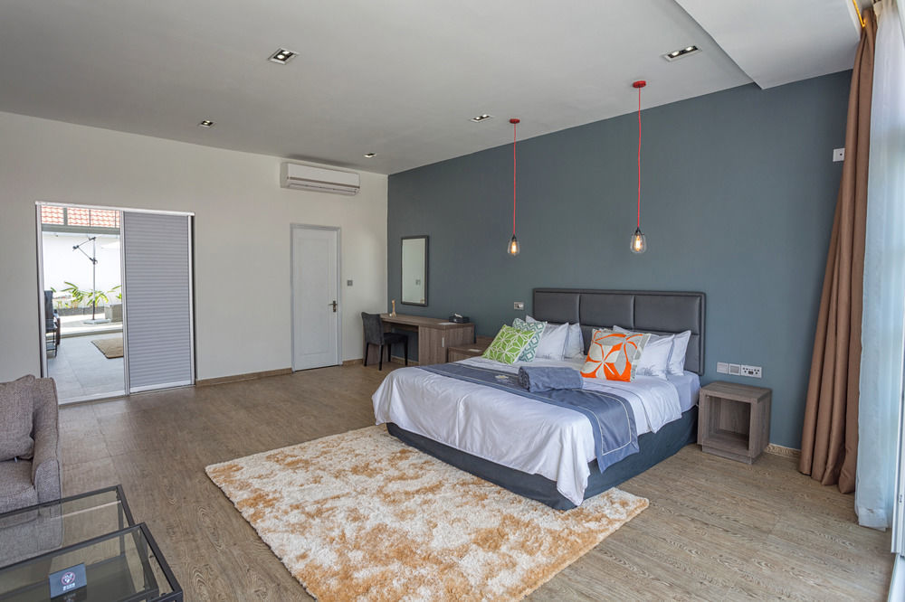 Hotel White Boutique And Residences 4*